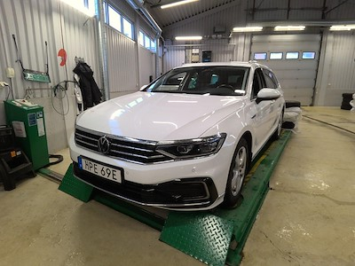 Volkswagen PASSAT GTE Executive Drag Cockpit Skinn/Alcantara Nav