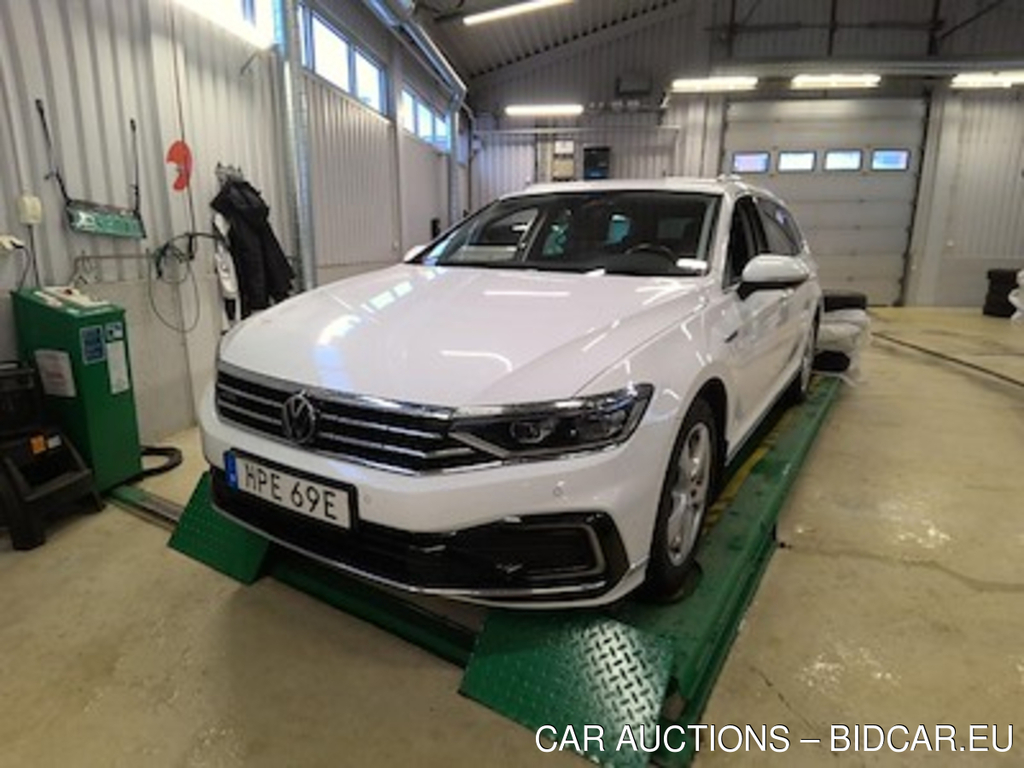 Volkswagen PASSAT GTE Executive Drag Cockpit Skinn/Alcantara Nav