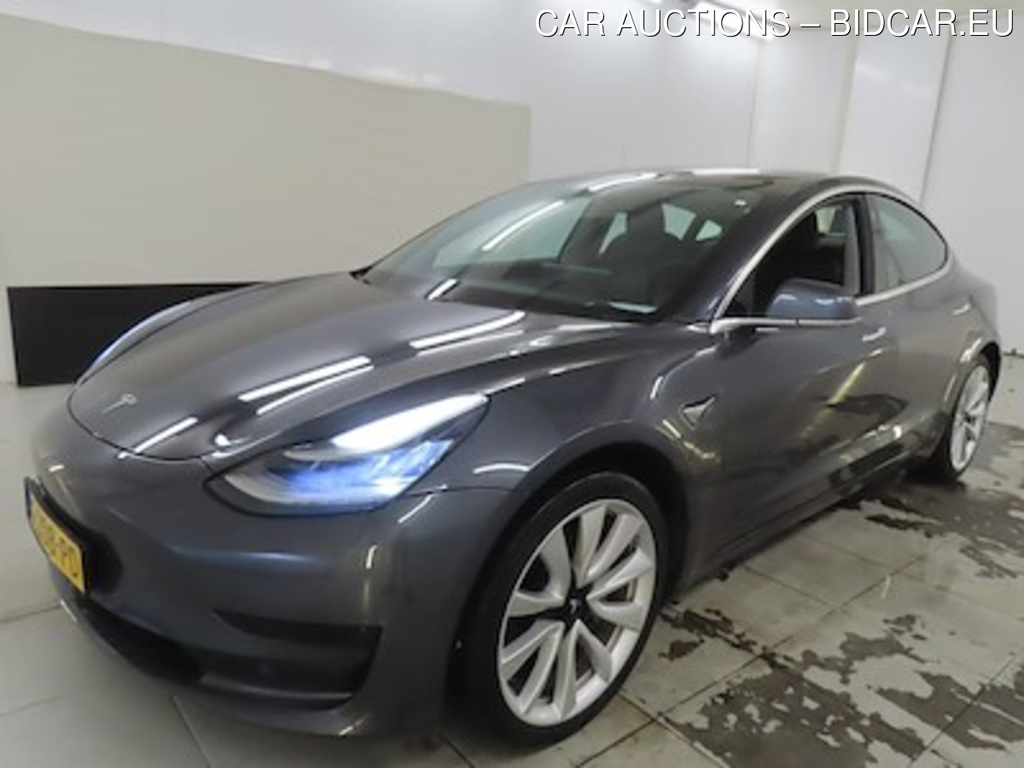 Tesla Model 3 Standard Range Plus 4d