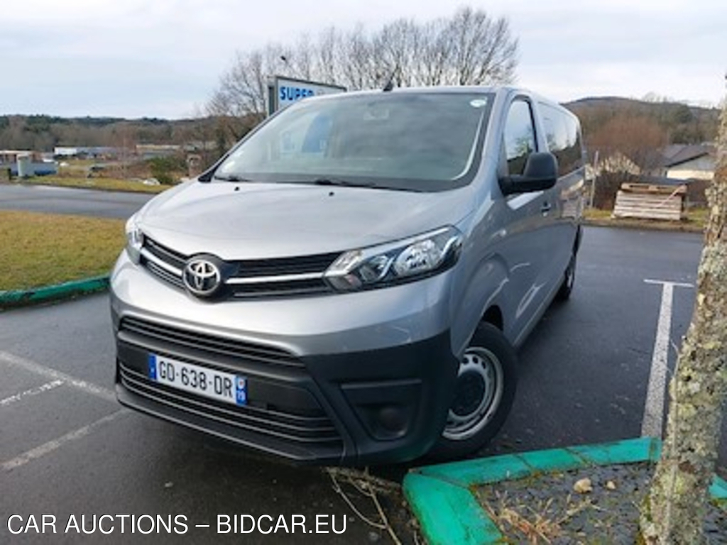 Toyota PROACE PROACE Combi Long 1.5 120 D-4D Dynamic RC21