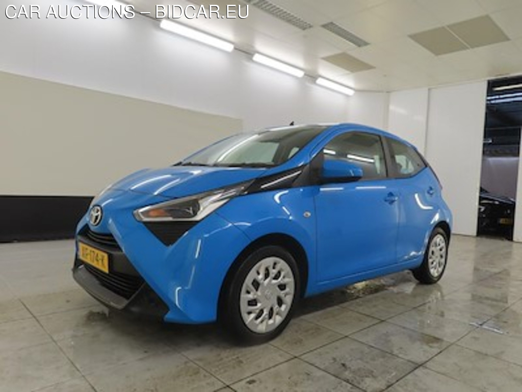 Toyota Aygo 1.0 VVT-i ActieAuto x-play APL