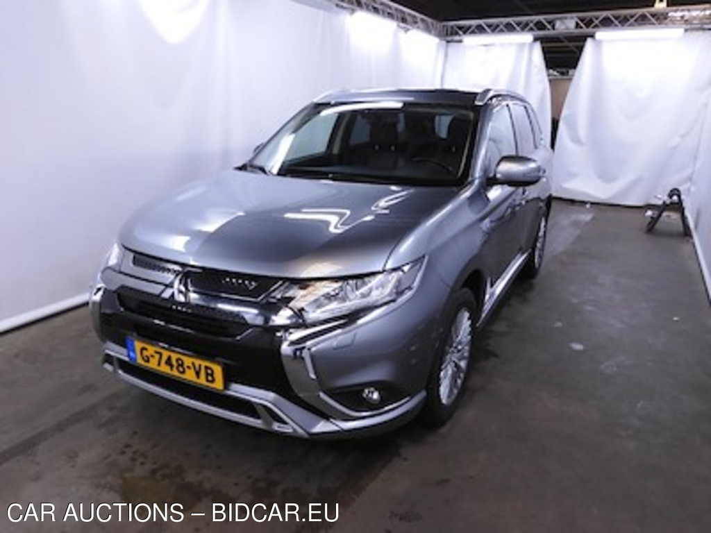 Mitsubishi Outlander PHEV Pure+ 5d