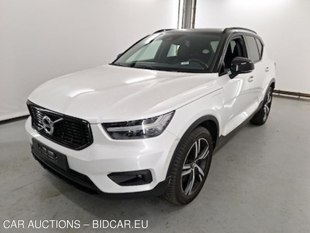 Volvo XC40 1.5 T5 RECHARGE GEARTRONIC R-DESIGN Tech &amp; Park Assist Intellisafe Pro Winter