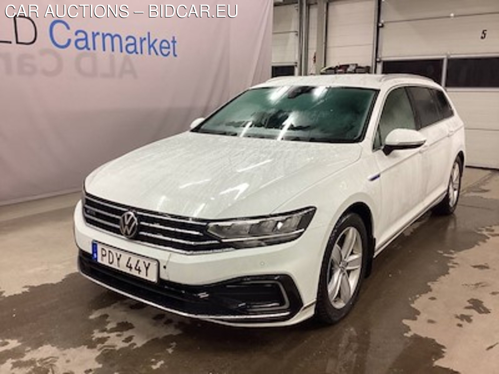 Volkswagen Passat gte !A LOT OF DAMAGE & BAD SUMMER TIRES!, Drag-Paket, Nav, P-Varmare, Auto
