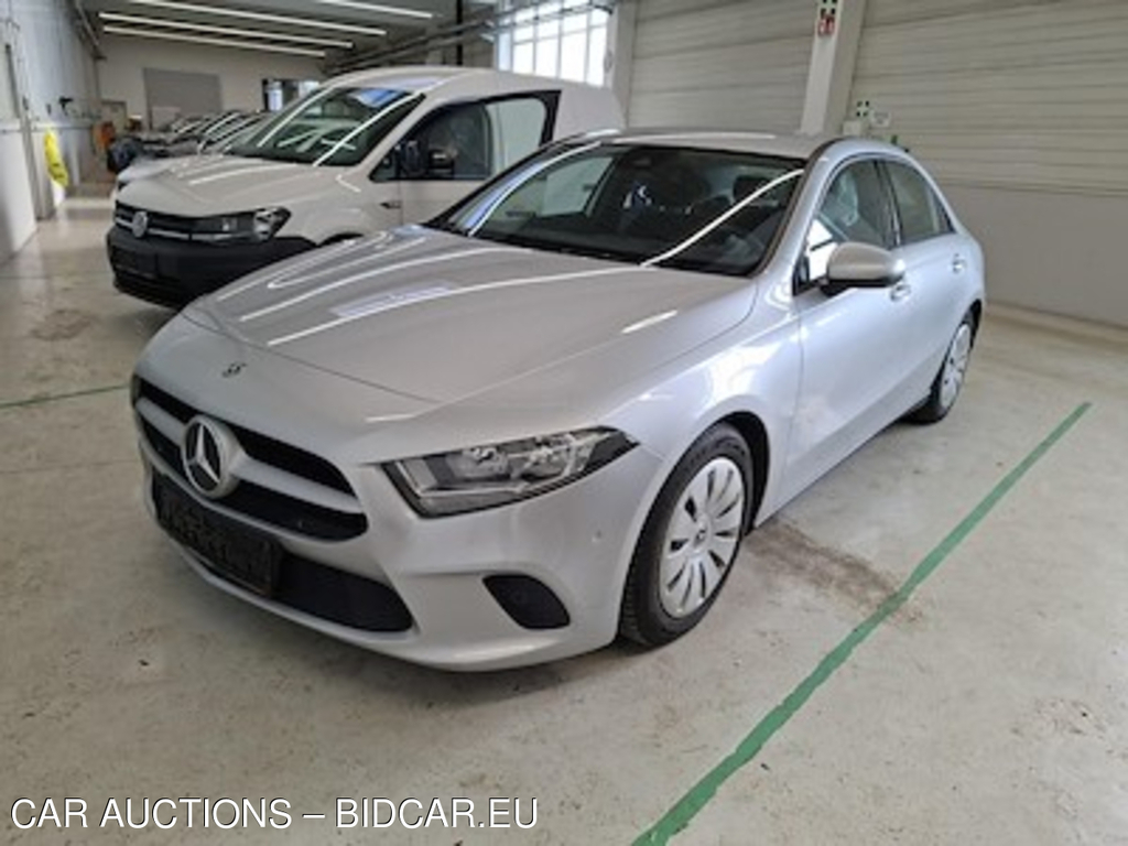 Mercedes-Benz A-Class 180d Limousine DCT 85KW