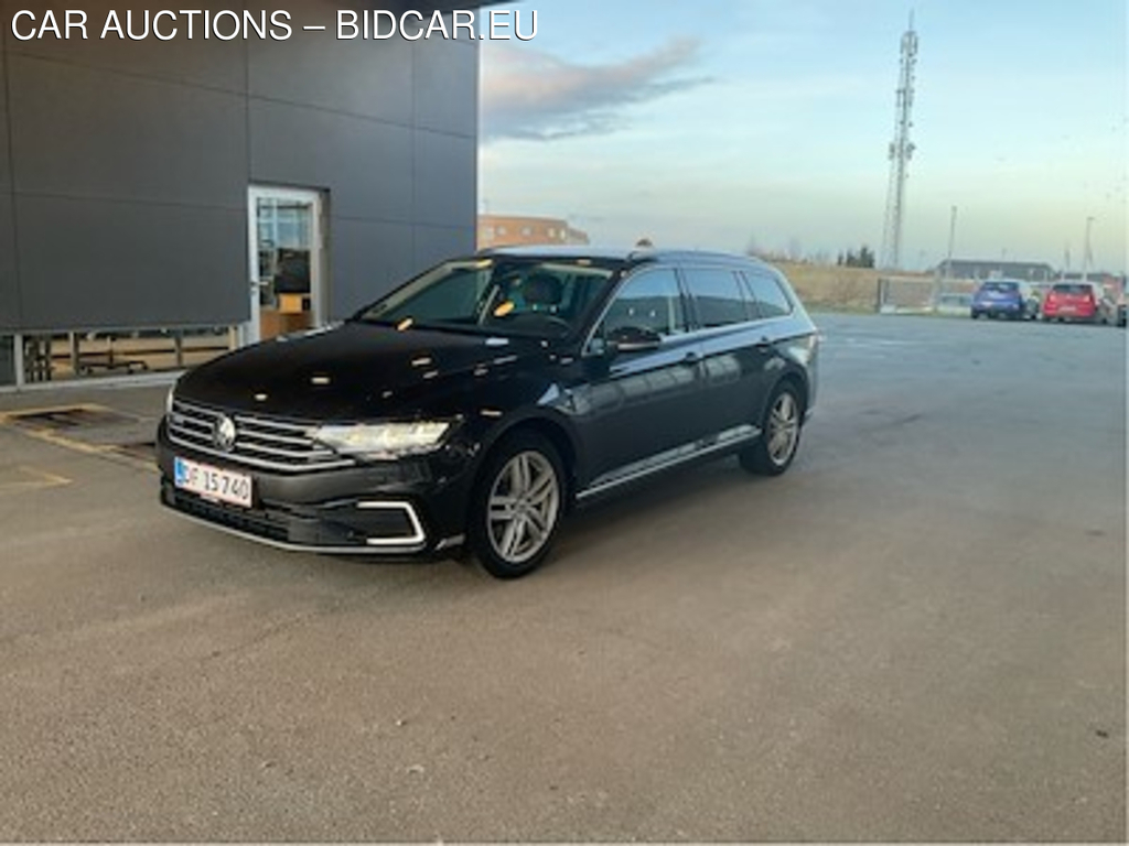 Volkswagen PASSAT 1.4 TSI GTE HIGH PLUG-IN HYBRID DSG VARIANT UA!,