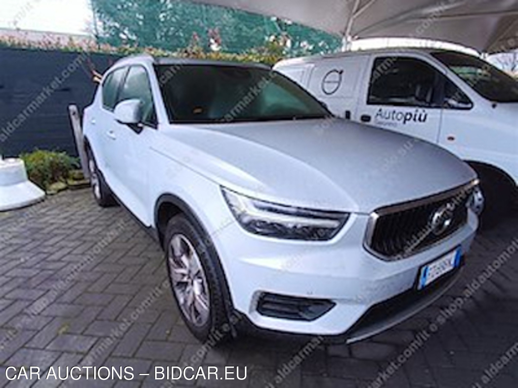 Volvo xc40 D3 awd momentum sport -