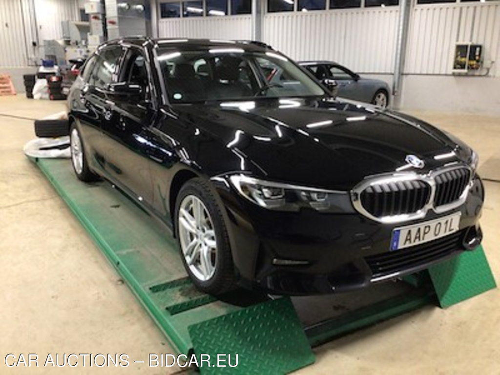 BMW 330e touring Sport Line Drag Auto