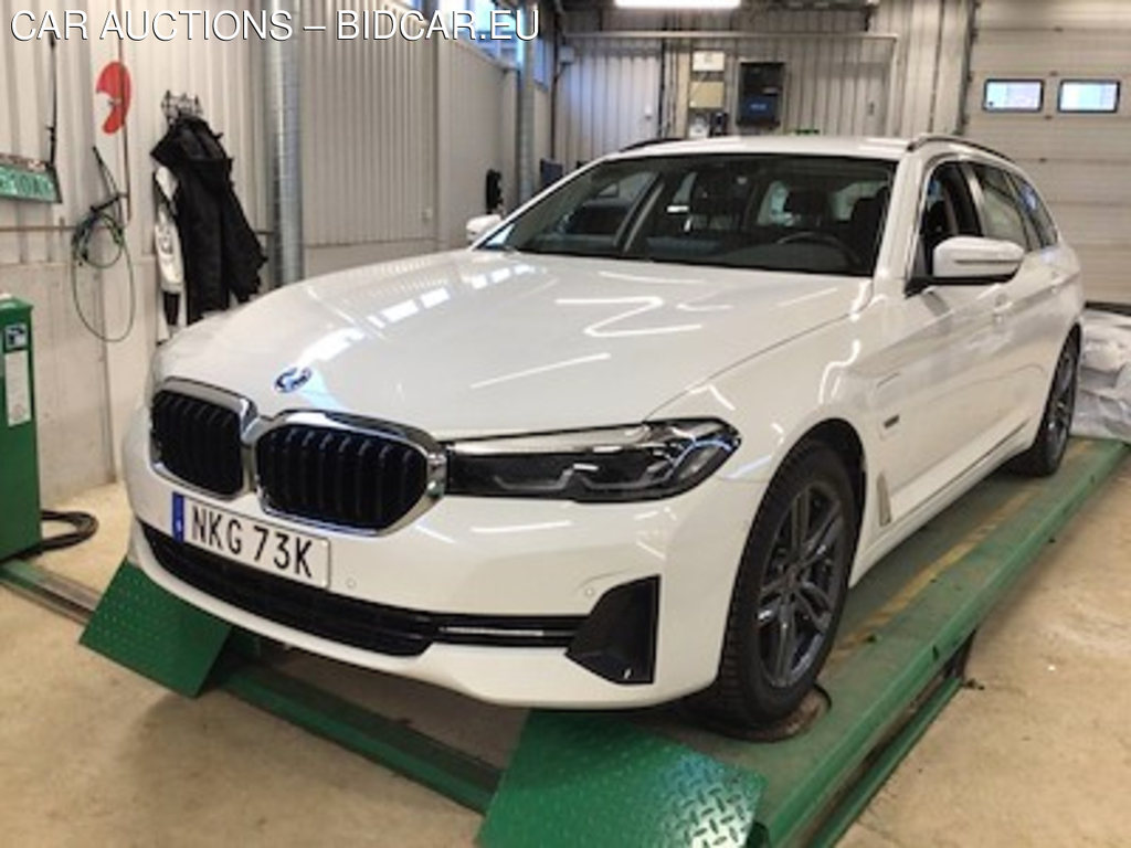 BMW 530e xdrive touring Active Protection Drag Navi Backkamera