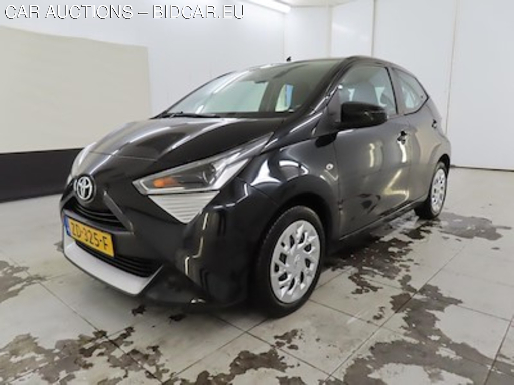 Toyota Aygo 1.0 VVT-i ActieAuto x-shift x-play APL