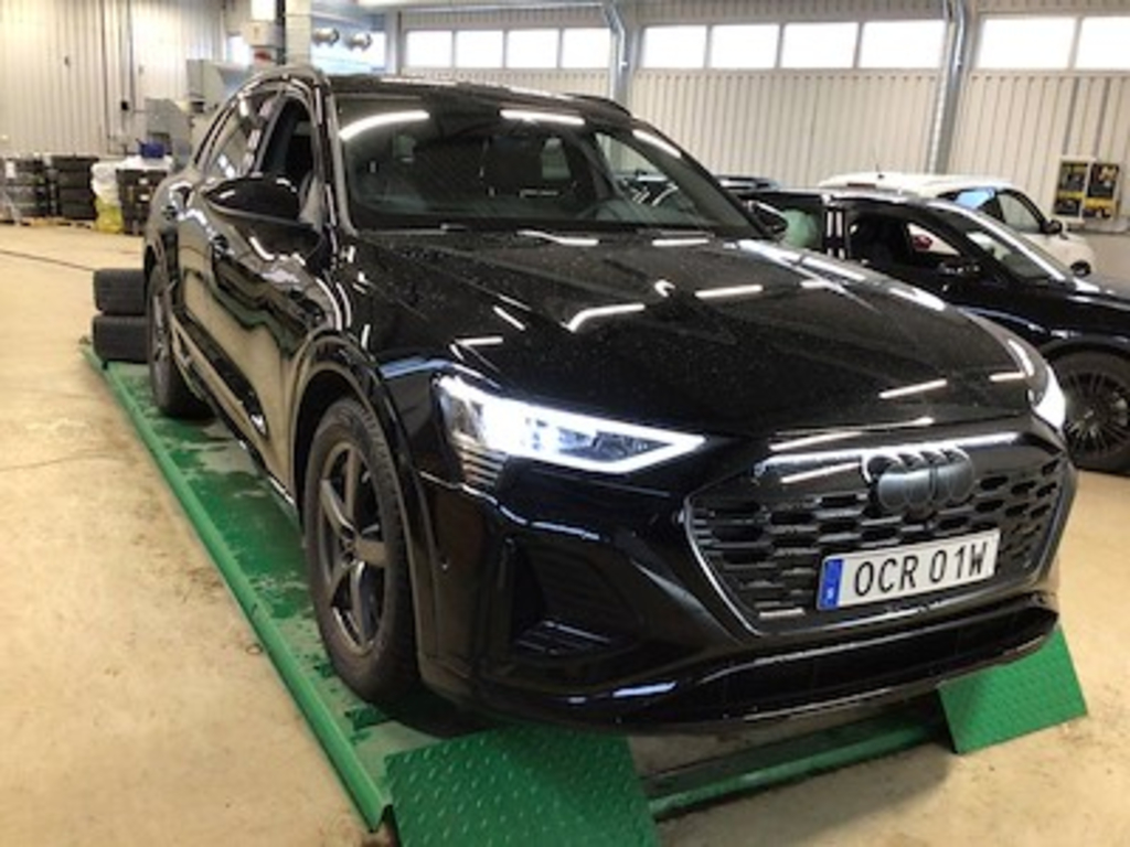 Audi Q8 50 e-tron quattro S-Line Black Drag 21