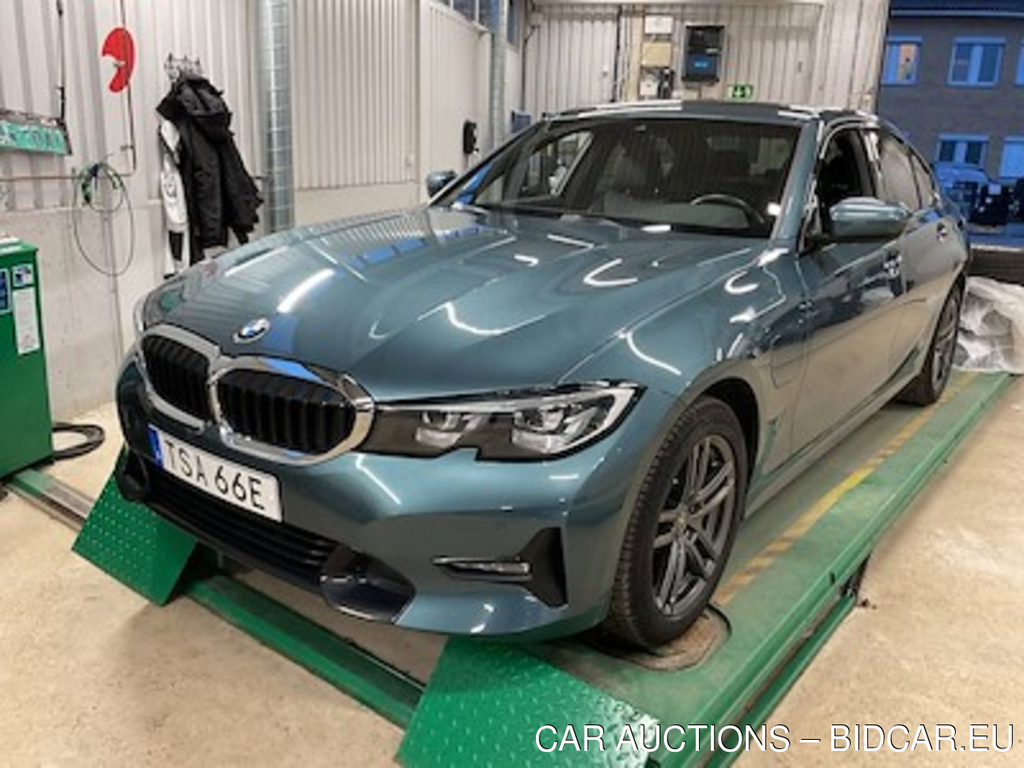 BMW 330e 292hk Sedan Connected Edition