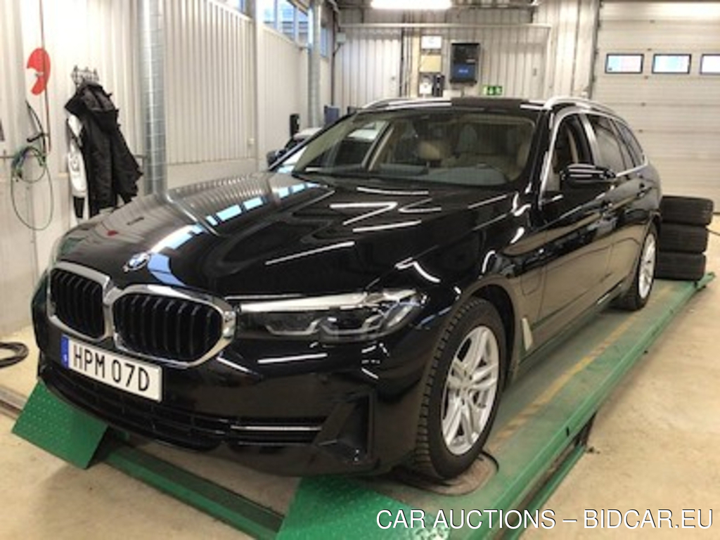 BMW 530e touring A Connected Ed