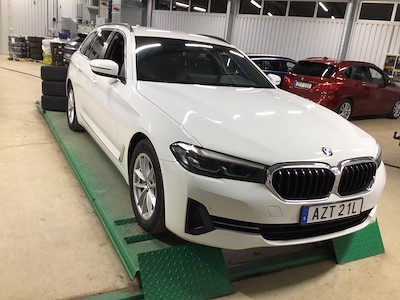 BMW 530e xdrive touring A Connected Ed Navi Skinn Backkamera