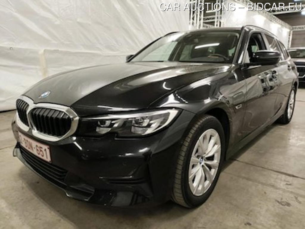 BMW 3 series touring 2.0 320E TOURING Business Plus Mirror Comfort telephony Wireless Charging