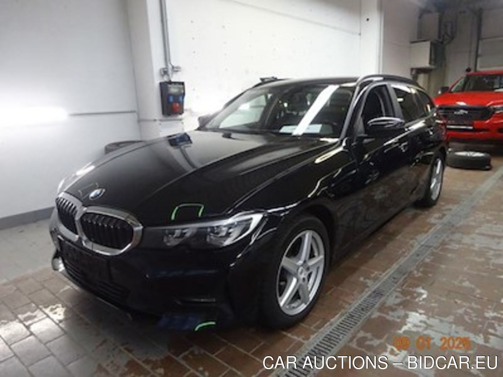 BMW series 3 2.0 320D XDRIVE A TOURING ADVANTAGE