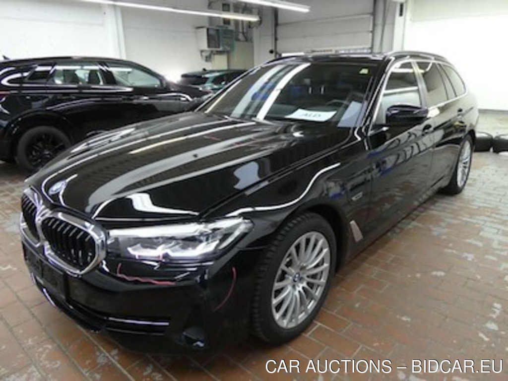 BMW series 5 2.0 530E XDRIVE TOURING A