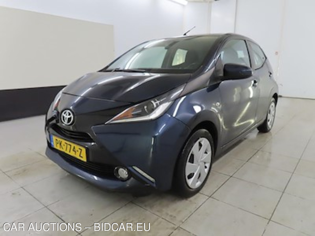 Toyota Aygo 1.0 VVT-i ActieAuto x-play APL