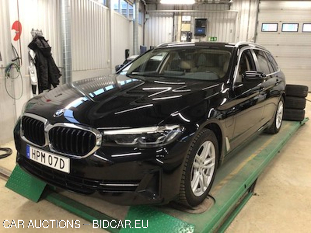 BMW 530e touring A Connected Ed