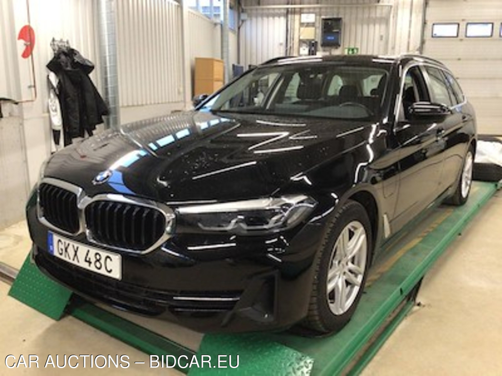 BMW 530e xdrive touring A Connected Ed, B-Kamera, Nav, Auto