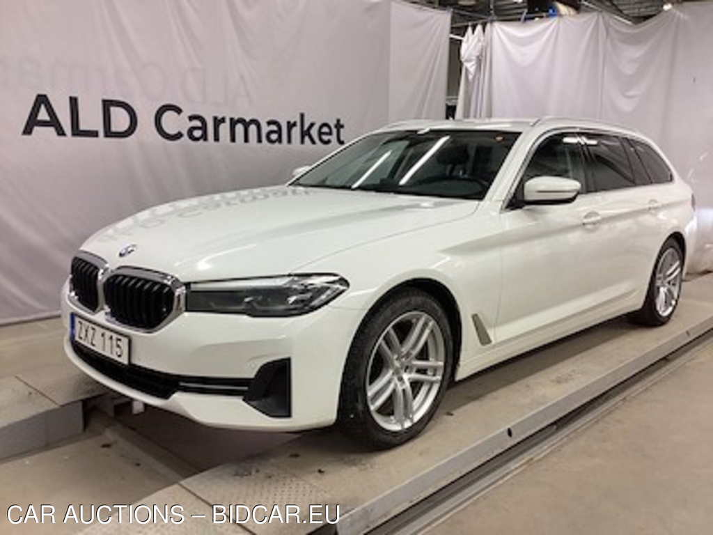 BMW 5-serie 520d MHEV Touring Aut Connected Edition