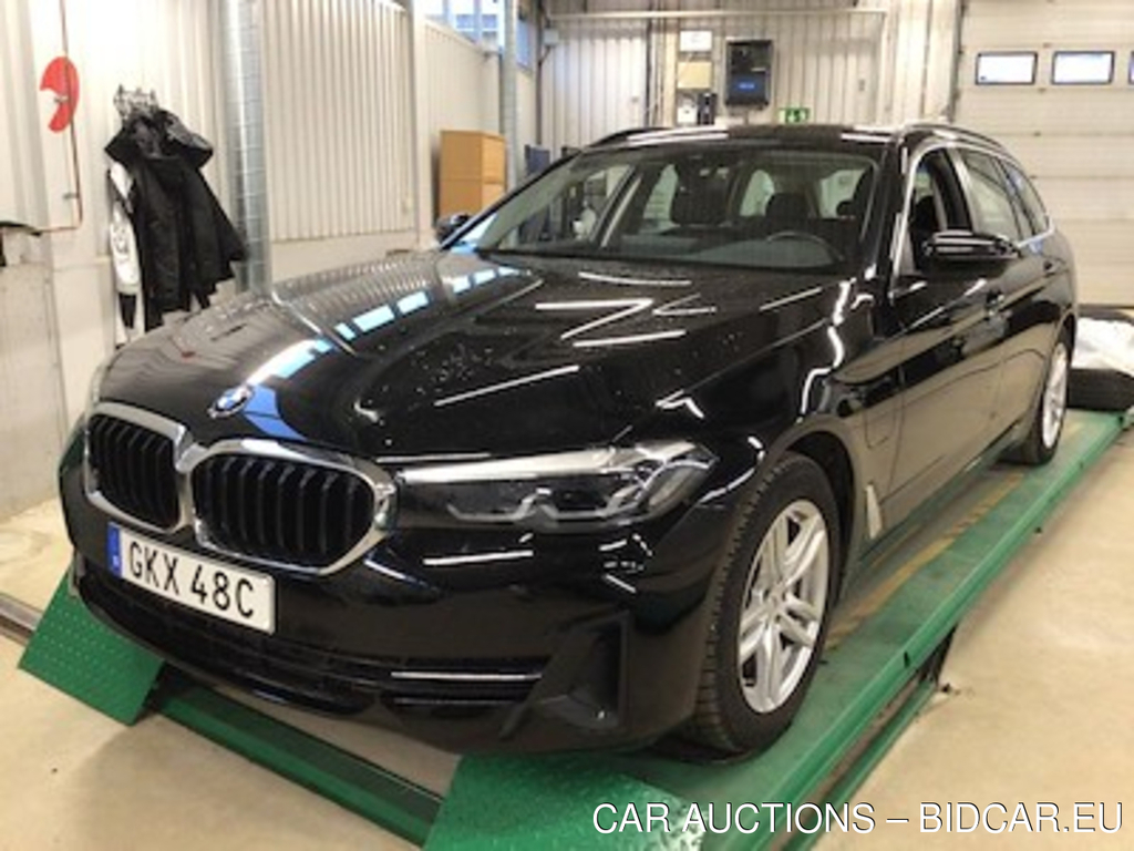 BMW 530e xdrive touring A Connected Ed, B-Kamera, Nav, Auto