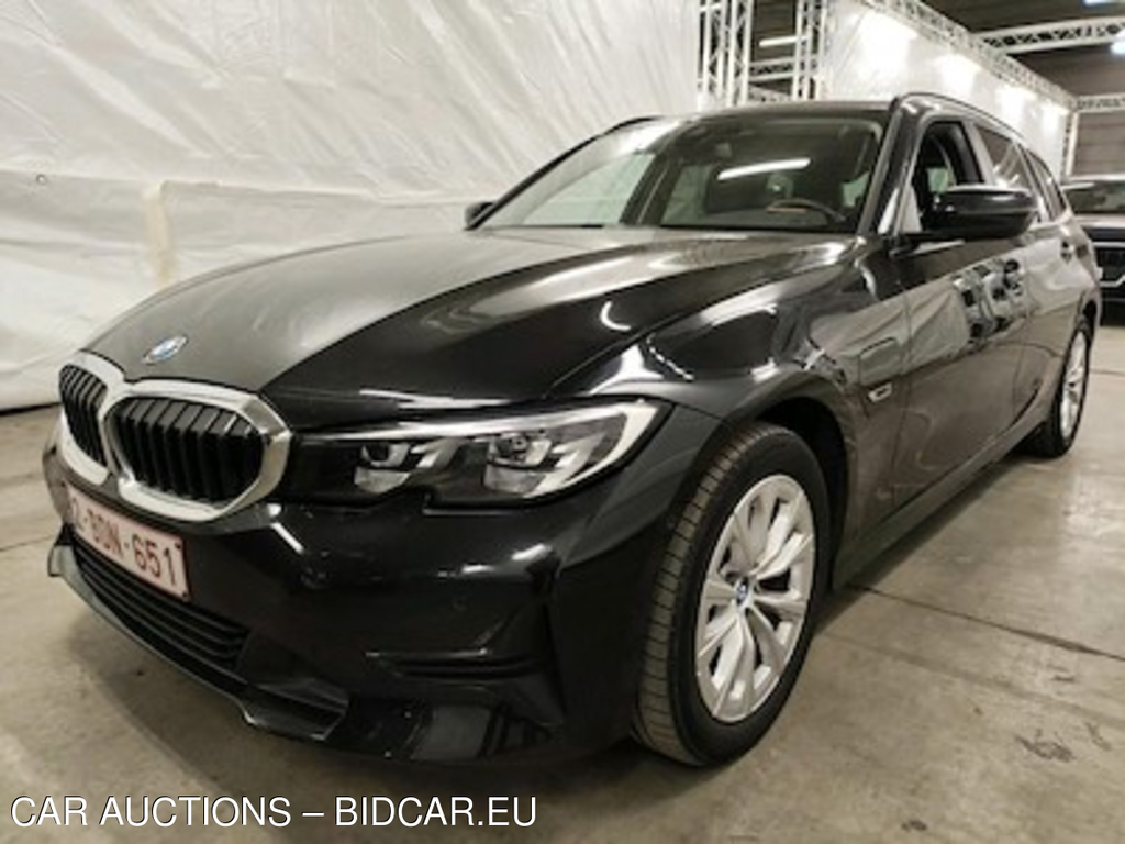 BMW 3 series touring 2.0 320E TOURING Business Plus Mirror Comfort telephony Wireless Charging