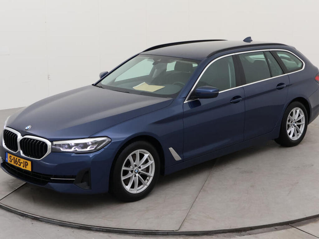 BMW 5-SERIE TOURING 520I 184PK AUT BUSINESS EDITION+ PARKING SAFETY MEMORY HAAK, 2023