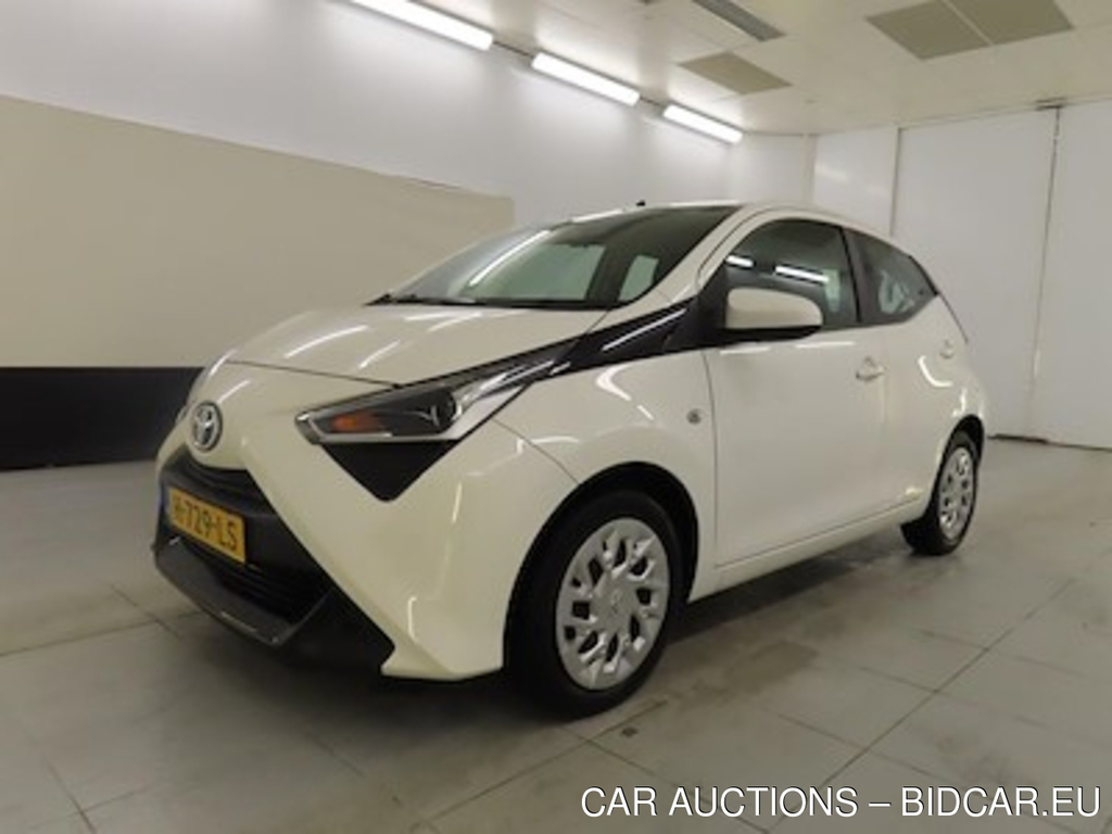 Toyota Aygo 1.0 VVT-i x-play 5d