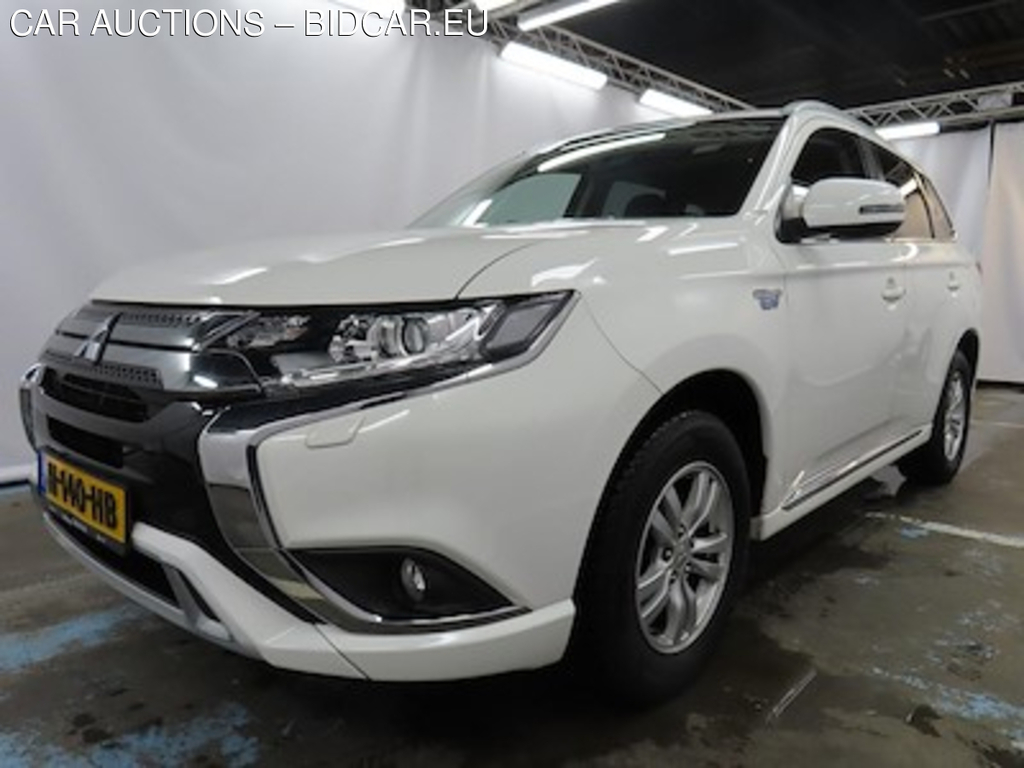 Mitsubishi Outlander PHEV Pure 5d