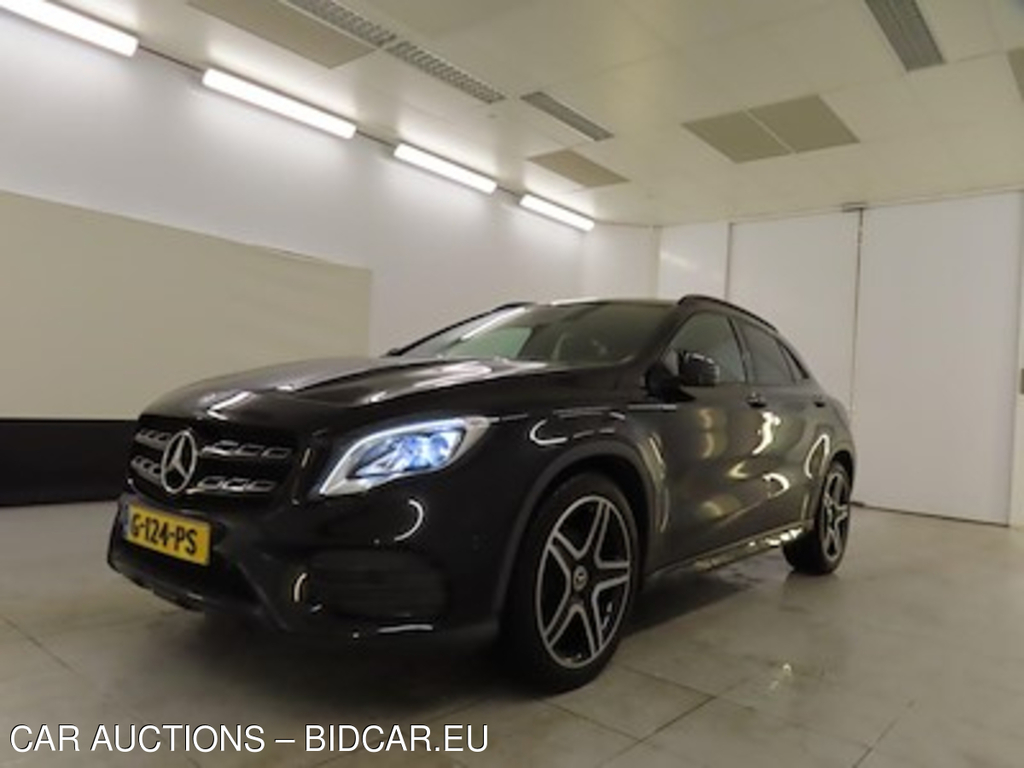 Mercedes-Benz GLA GLA 180 7G-DCT Business Solution AMG 5d