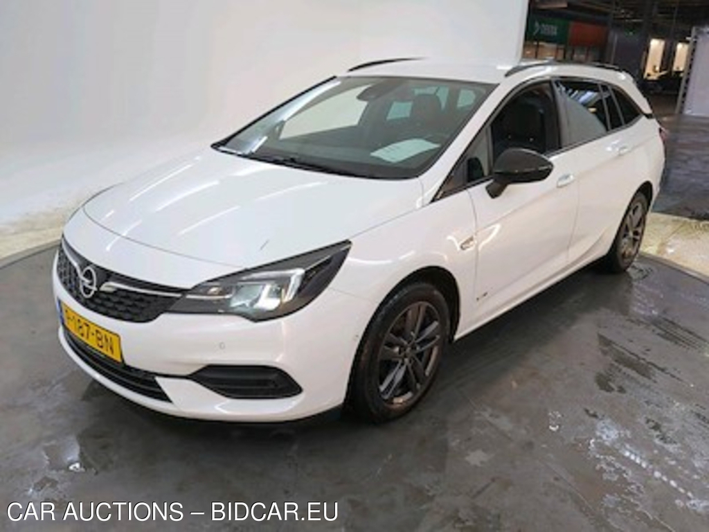 Opel Astra sports tourer 1.2 turbo 81kW Design &amp; Tech