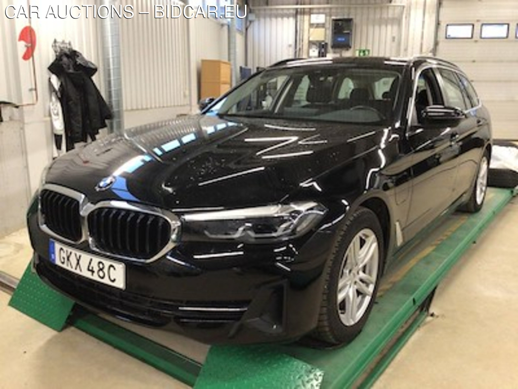 BMW 530e xdrive touring A Connected Ed, B-Kamera, Nav, Auto