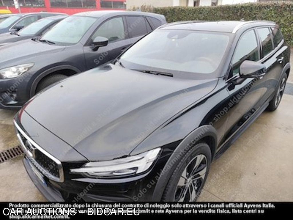 Volvo v60 cross count B4 D -