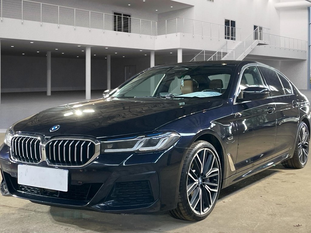 BMW Serie 5 g30 lci 545E TWINPOWER TURBO XDRIVE 394 CH BVA8 M SPORT, 2022