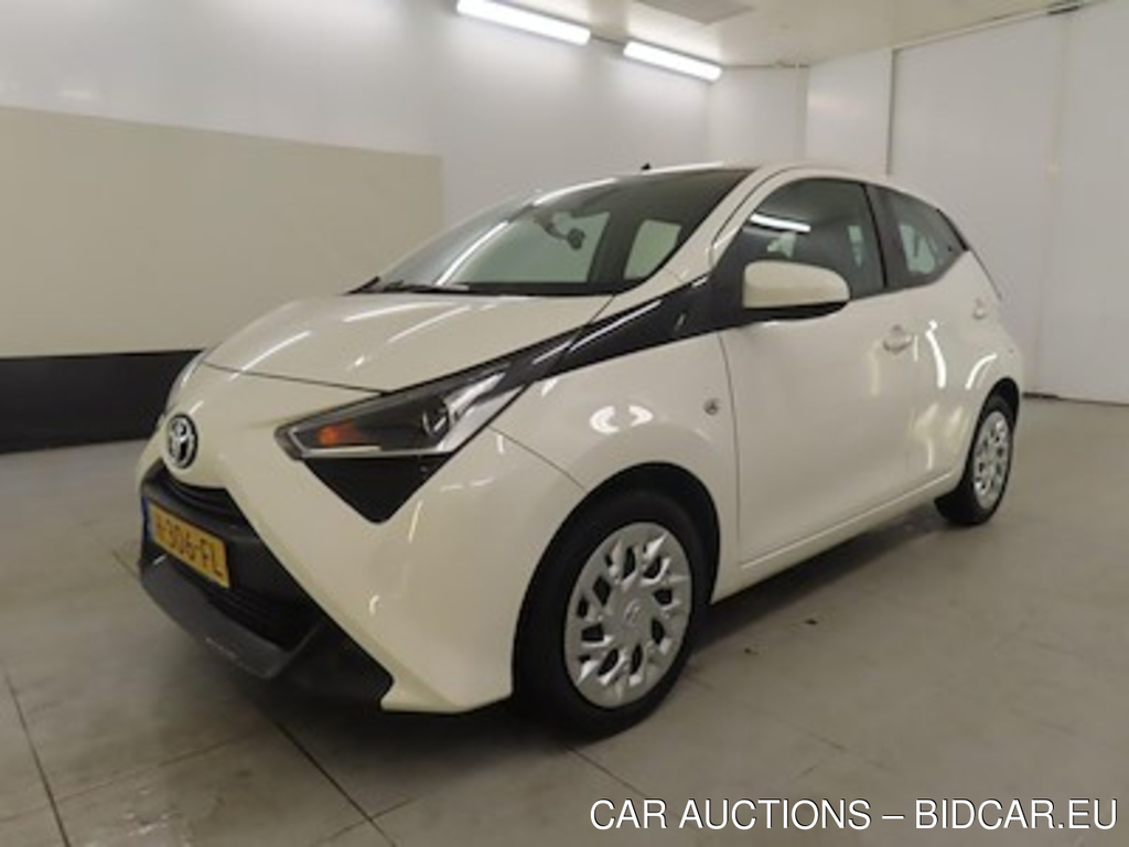 Toyota Aygo 1.0 VVT-i x-play 5d