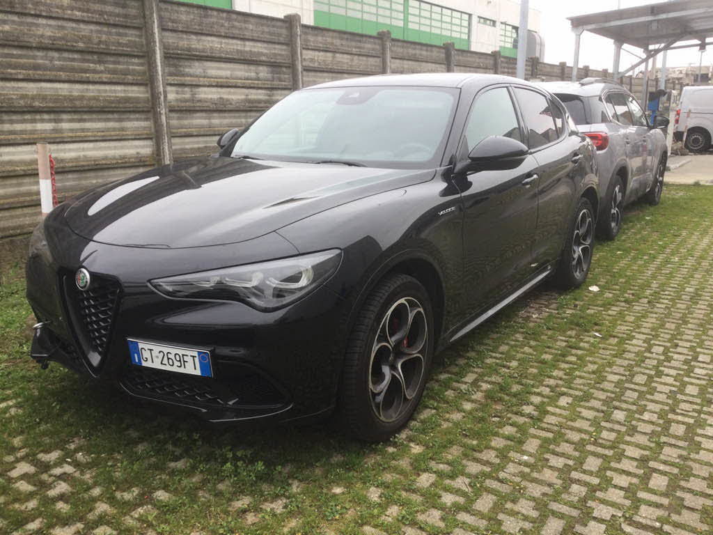 Alfa Romeo Stelvio 2023 Stelvio 2.2 t Veloce Q4 210cv auto, 2024