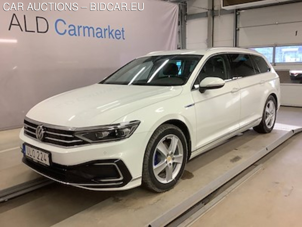 Volkswagen Passat GTE, Executive, Drag-Paket, Dynmic-Light Assist, P-Varmare, Skinn/Alcantara,