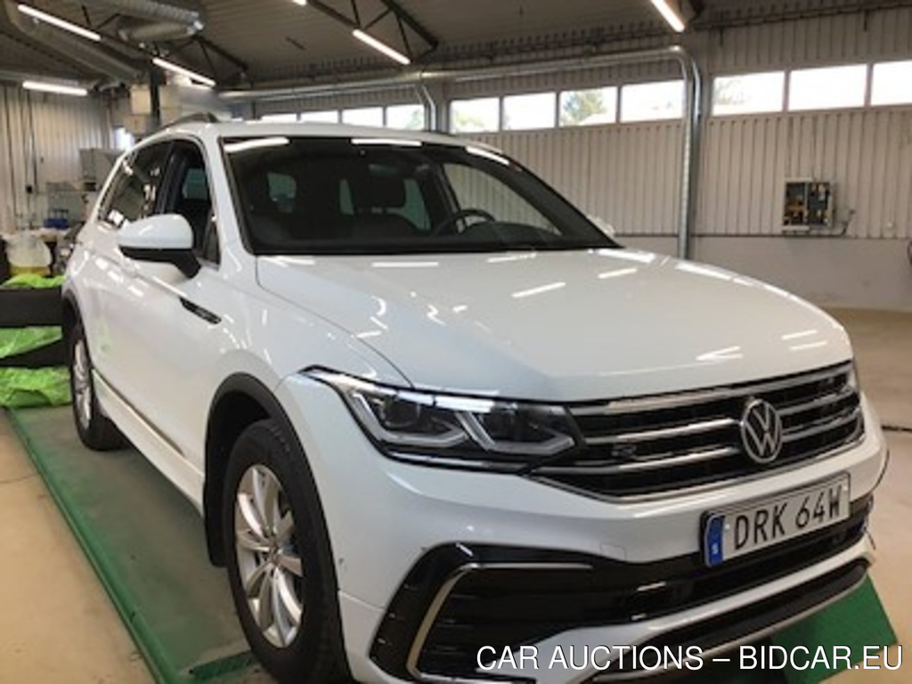 Volkswagen Tiguan 2.0 TDi 4Motion 200HK, R-Line , IQ-Light, Drag, Cockpit, P-Varmare, B-Kamera