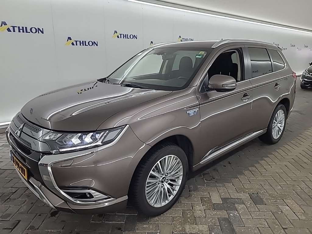 Mitsubishi Outlander PHEV PURE+ 5D 165KW, 2020