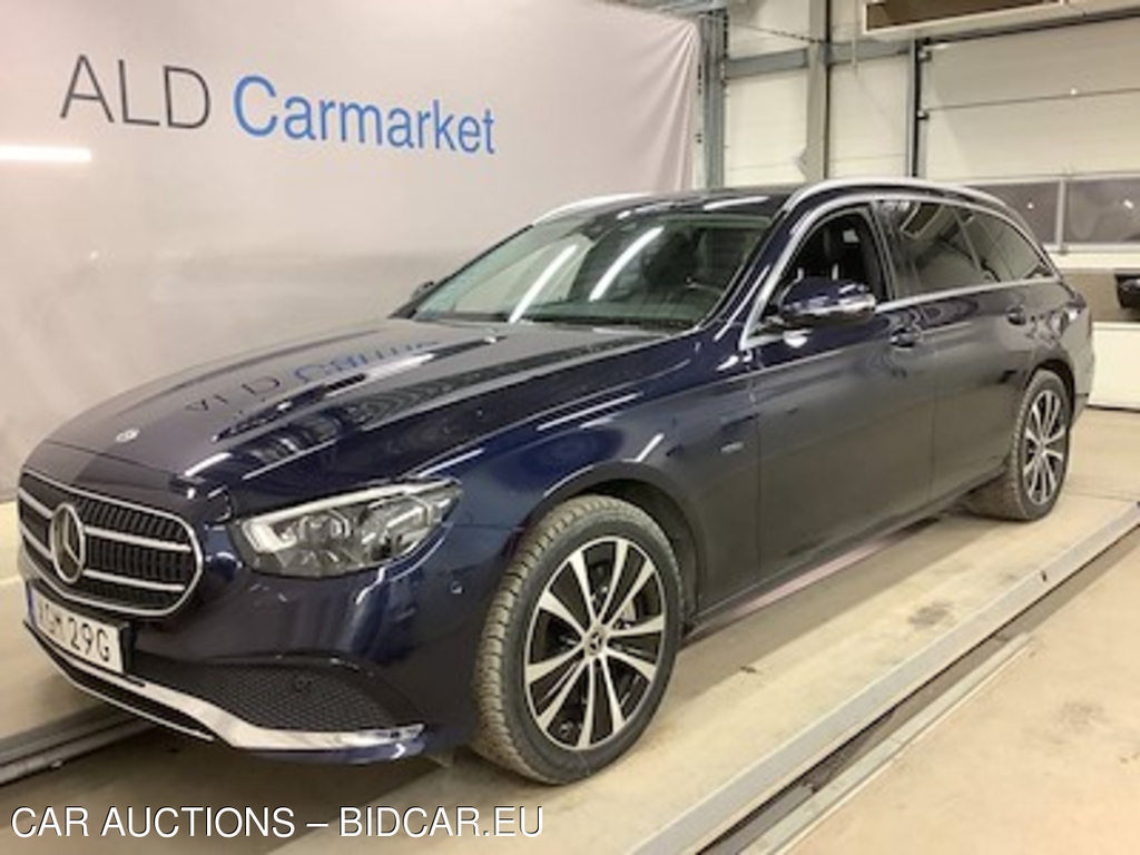 Mercedes-Benz E-klass 300 DE T Avantgarde Drag B-kamera Multibeam Kombipkt Carplay