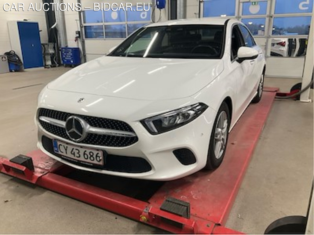 Mercedes-Benz A-KLASSE 2.0 A 200 Business DCT UA!,