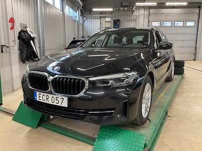 BMW Series 5 530e xDrive Touring A Connected Ed Skinn B-Kamera Nav Plug-In