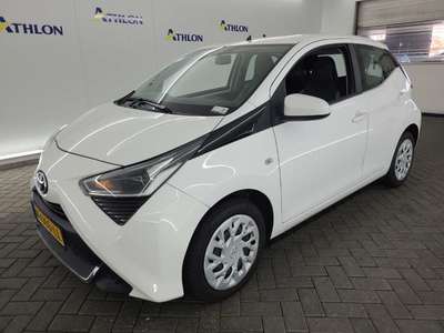 Toyota Aygo 1.0 VVT-I X-PLAY 5D 53KW, 2021