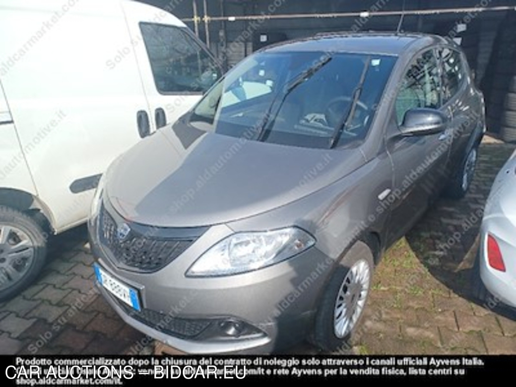 Lancia ypsilon 1.0 firefly 70cv hybrid -