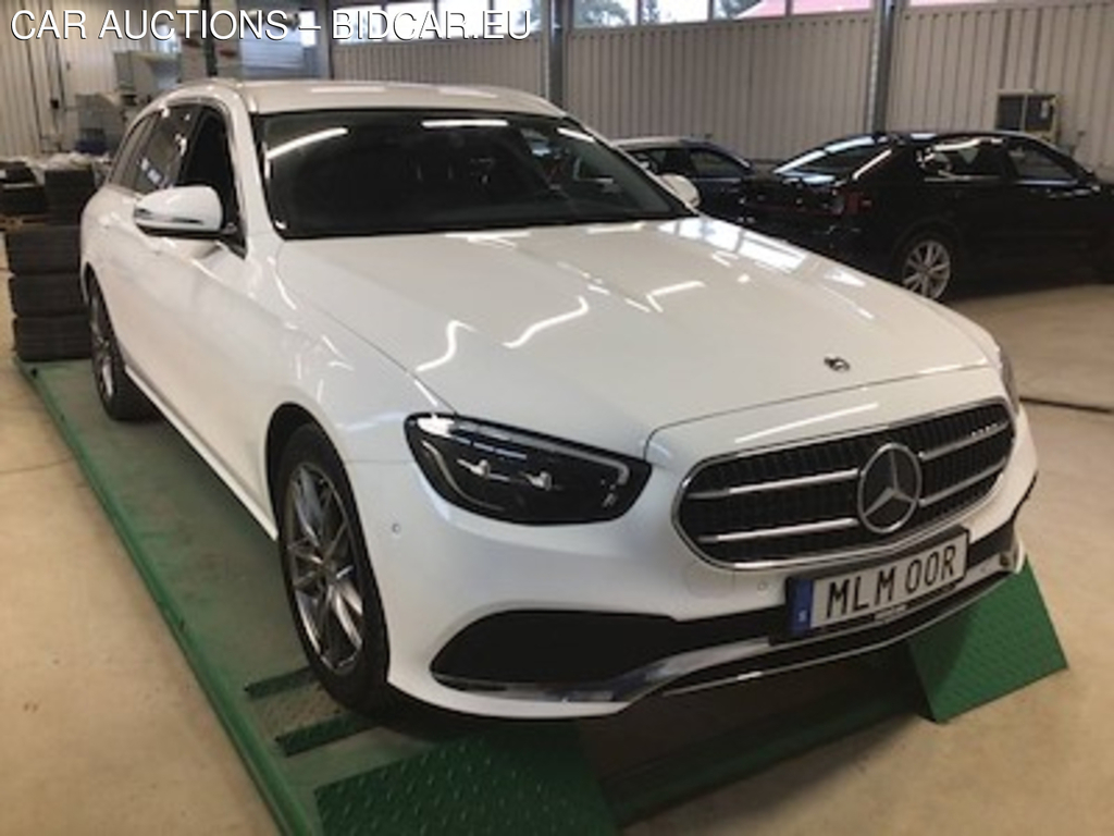 Mercedes-Benz E-Class 300 De Se Edition Drag Widescreen P-Varmare Nav B-Kamera