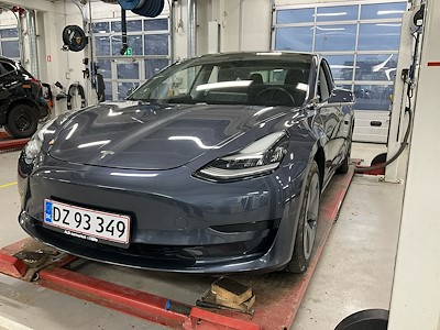 Tesla Model 3 Standard Range Plus UA!