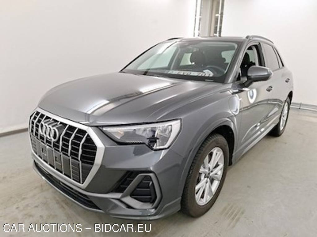 Audi Q3 1.4 45 TFSI E S TRONIC S LINE Business Plus