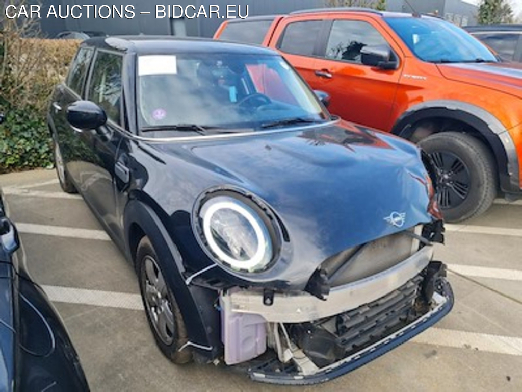 MINI 5 door 1.5 COOPER AUTO