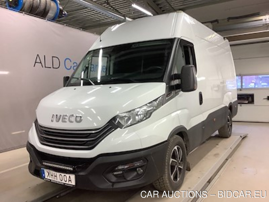 Iveco Daily 35-180 Skapbil 3.0 JTD Hi-Matic P-Varmare Drag B-Kamera Auto